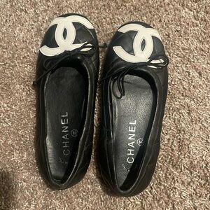 Chanel flats no wear or tear
